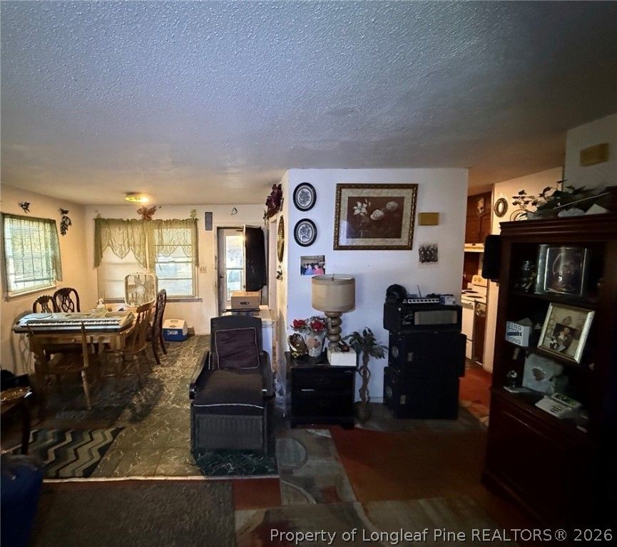 112 Victoria Drive, Parkton, NC 28371 — photo 2