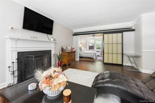 84 Pinewood Road 1F, Hartsdale, NY 10530