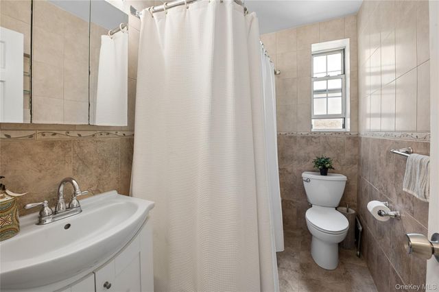 84 Pinewood Road 1F, Hartsdale, NY 10530