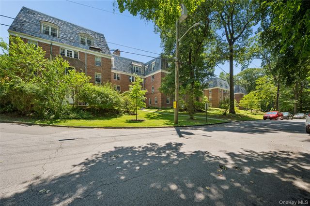 84 Pinewood Road 1F, Hartsdale, NY 10530