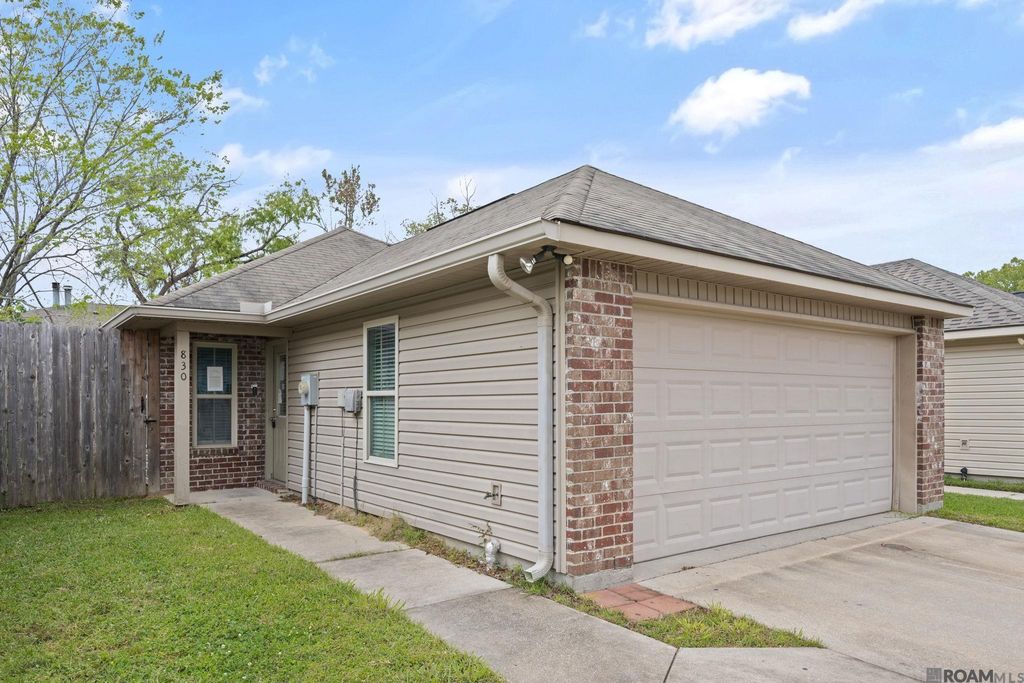 830 Sedona Pines Dr, Baton Rouge, LA 70816