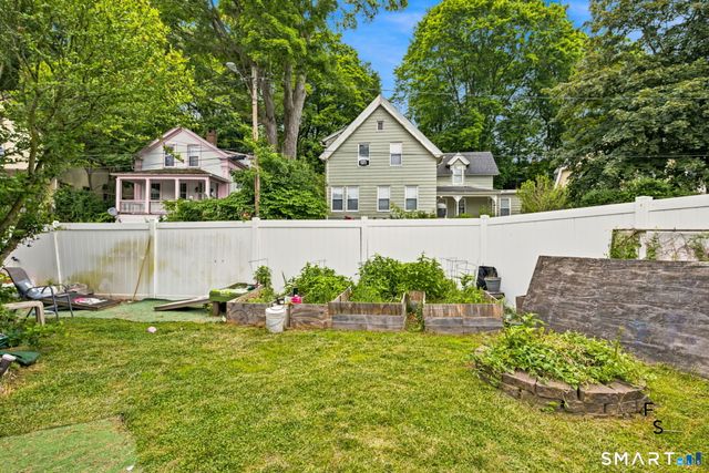 182 Broad Street, Norwich, CT 06360