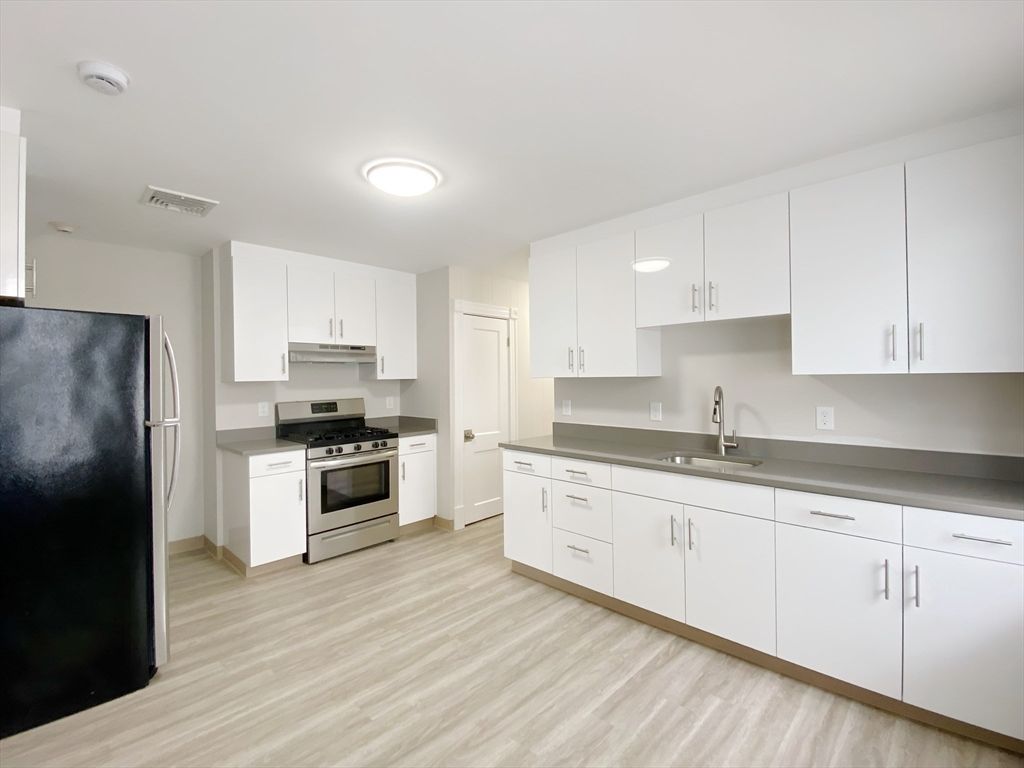 44 Jones Rd 5, Revere, MA 02150
