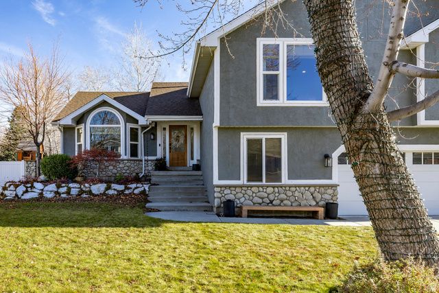 11989 S HIDDEN VALLEY RD, Sandy, UT 84092