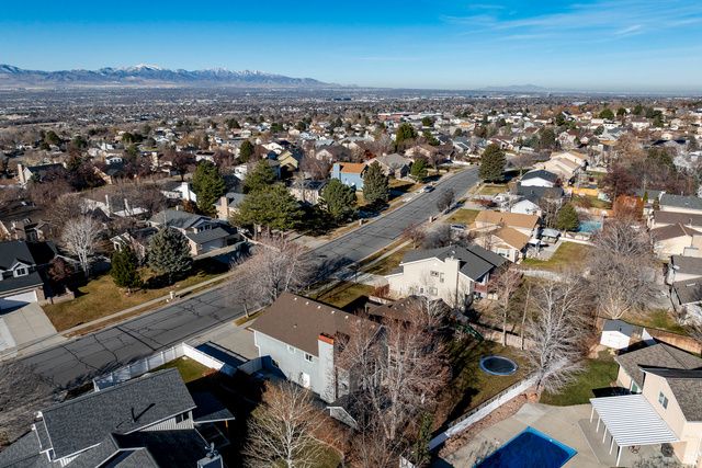 11989 S HIDDEN VALLEY RD, Sandy, UT 84092