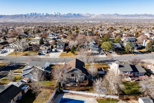 11989 S HIDDEN VALLEY RD, Sandy, UT 84092