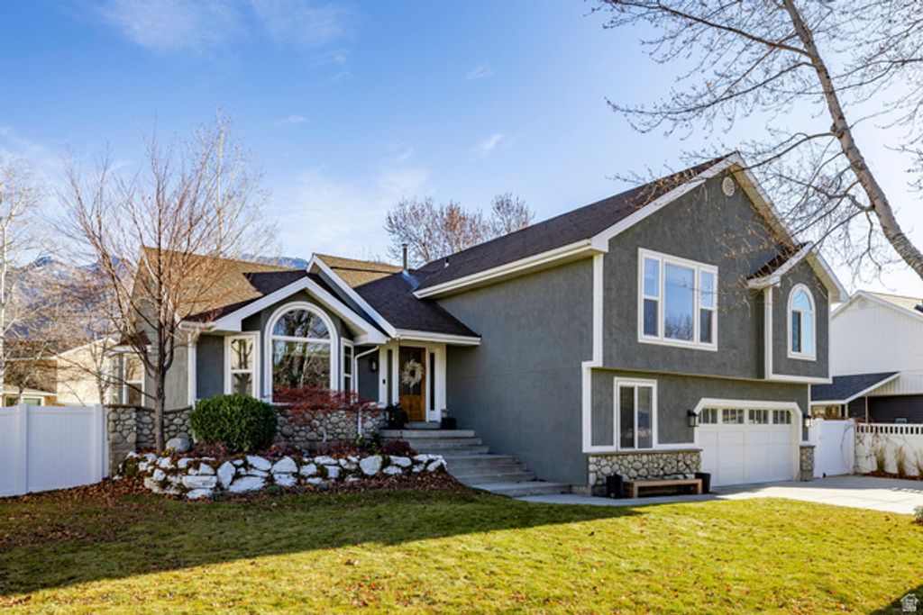 11989 S HIDDEN VALLEY RD, Sandy, UT 84092