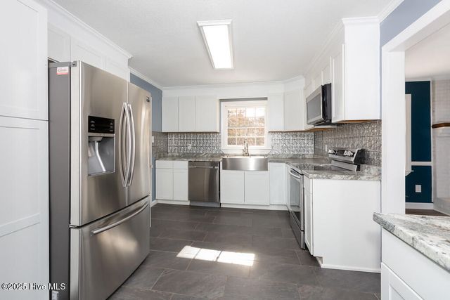 5105 Pinetree Lane, New Bern, NC 28562