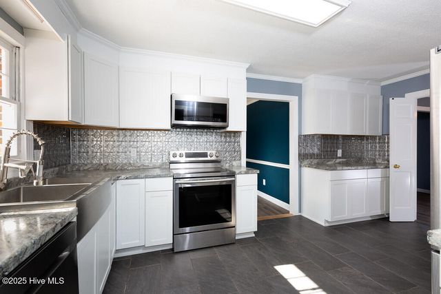 5105 Pinetree Lane, New Bern, NC 28562