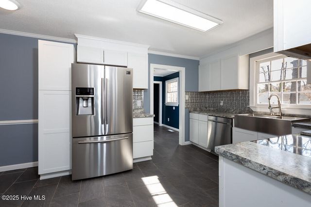 5105 Pinetree Lane, New Bern, NC 28562