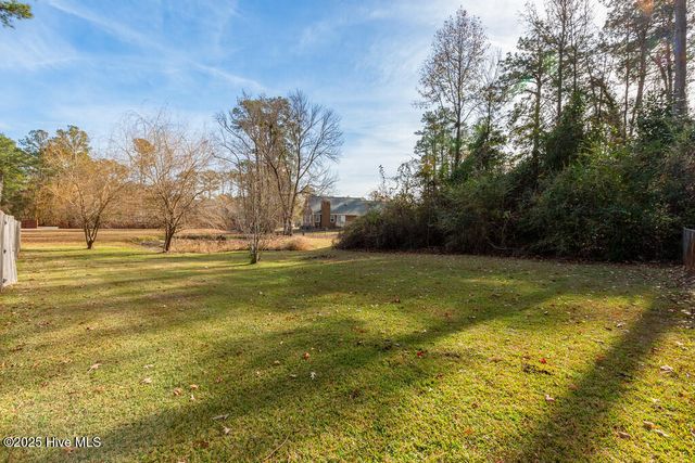 5105 Pinetree Lane, New Bern, NC 28562