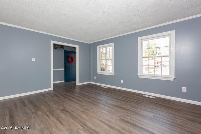 5105 Pinetree Lane, New Bern, NC 28562