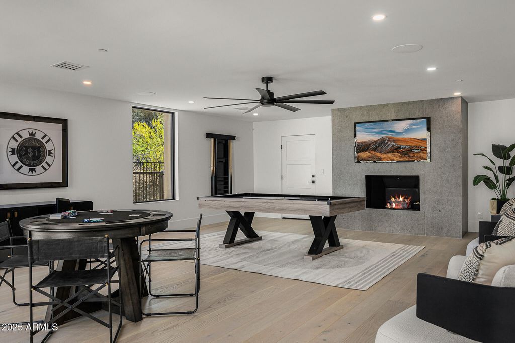 Image 12 of property listing at 5355 E DESERT VISTA Road, Paradise Valley, AZ 85253