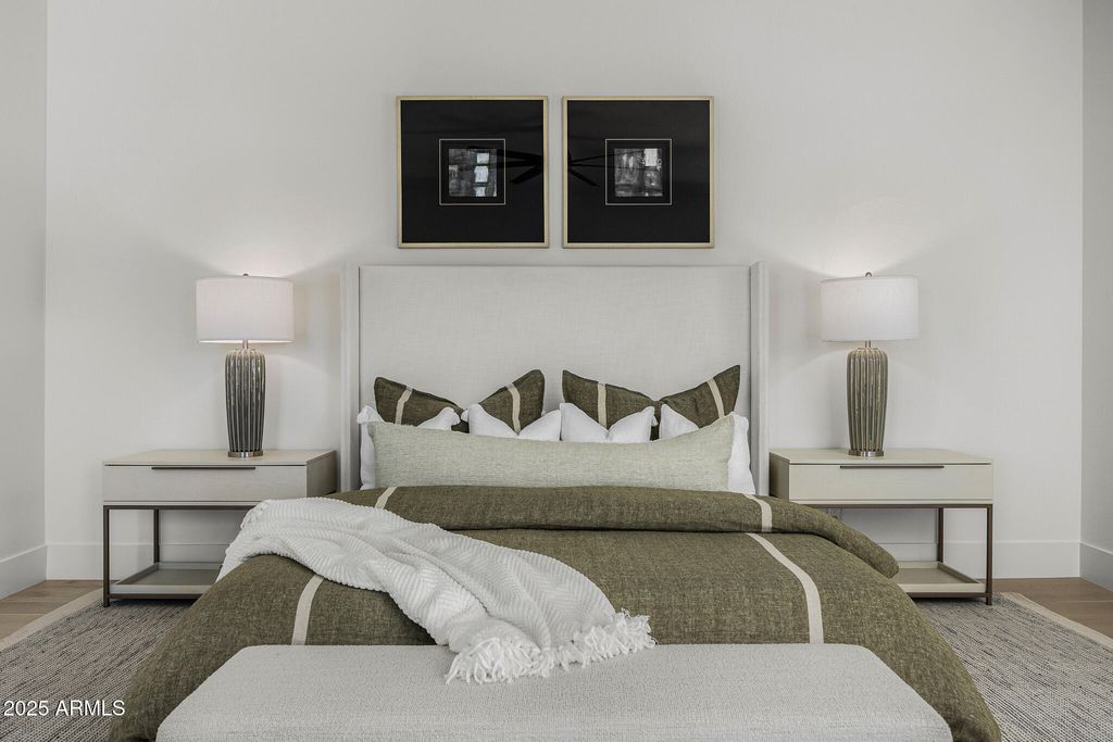 Image 17 of property listing at 5355 E DESERT VISTA Road, Paradise Valley, AZ 85253