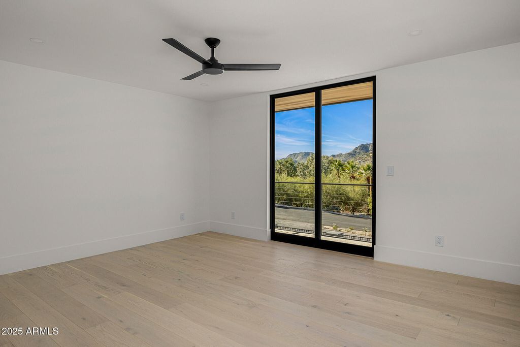 Image 26 of property listing at 5355 E DESERT VISTA Road, Paradise Valley, AZ 85253