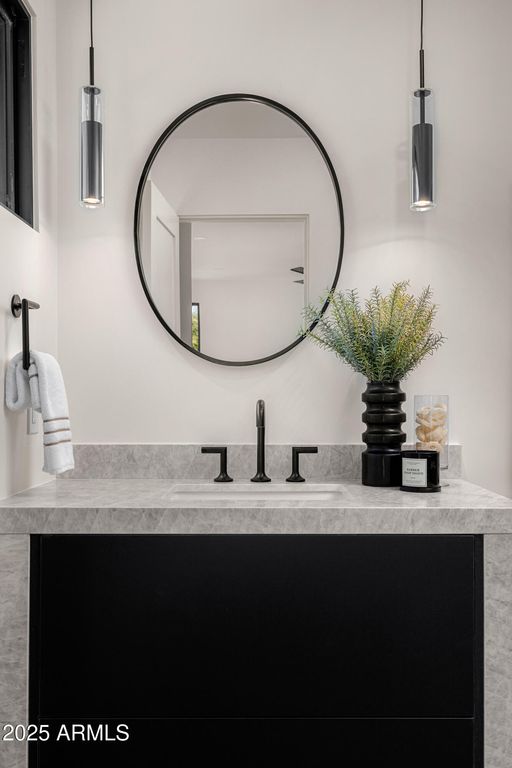 Image 30 of property listing at 5355 E DESERT VISTA Road, Paradise Valley, AZ 85253