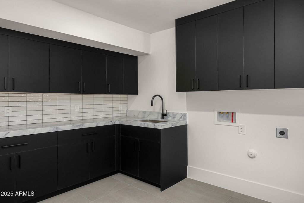 Image 33 of property listing at 5355 E DESERT VISTA Road, Paradise Valley, AZ 85253