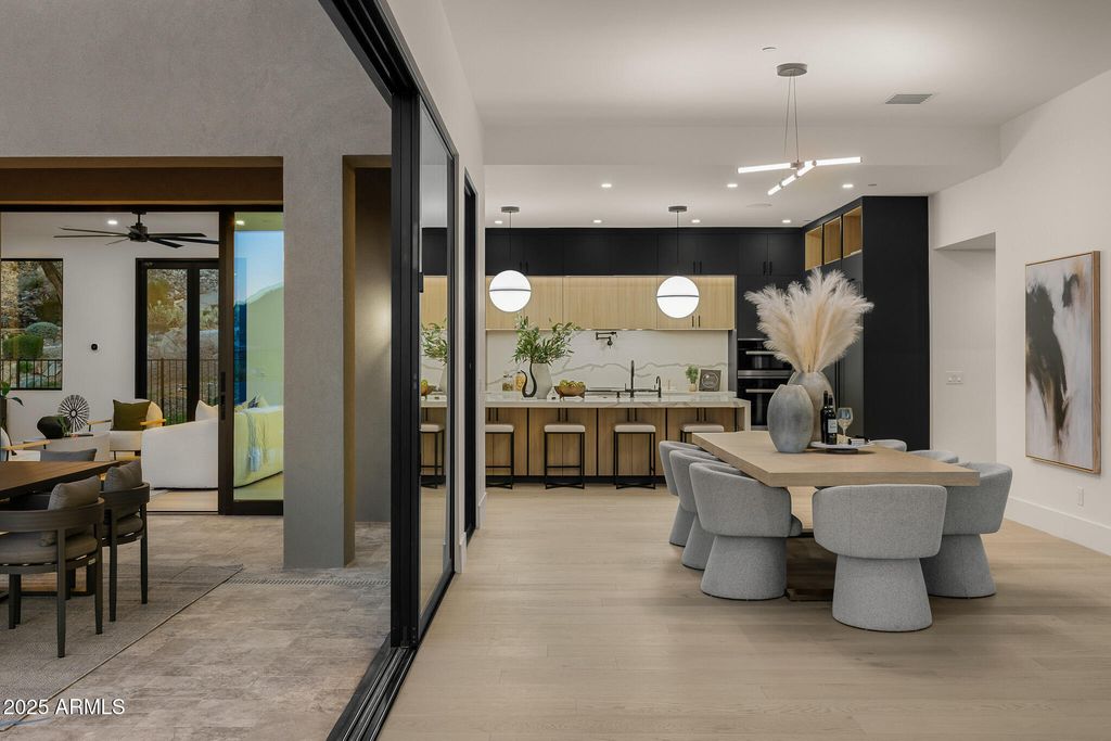 Image 41 of property listing at 5355 E DESERT VISTA Road, Paradise Valley, AZ 85253