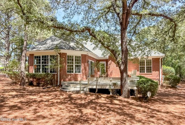 150 Diamondhead Drive S, Pinehurst, NC 28374