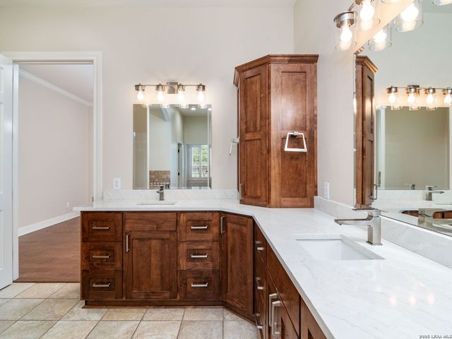 103 S Cibolo Hollow, Fair Oaks Ranch, TX 78015