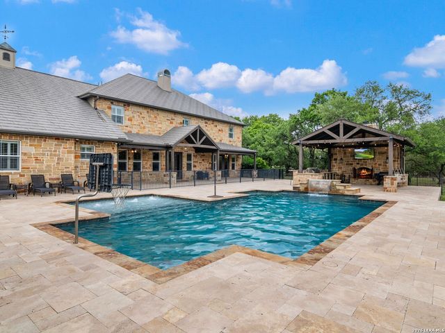 103 S Cibolo Hollow, Fair Oaks Ranch, TX 78015
