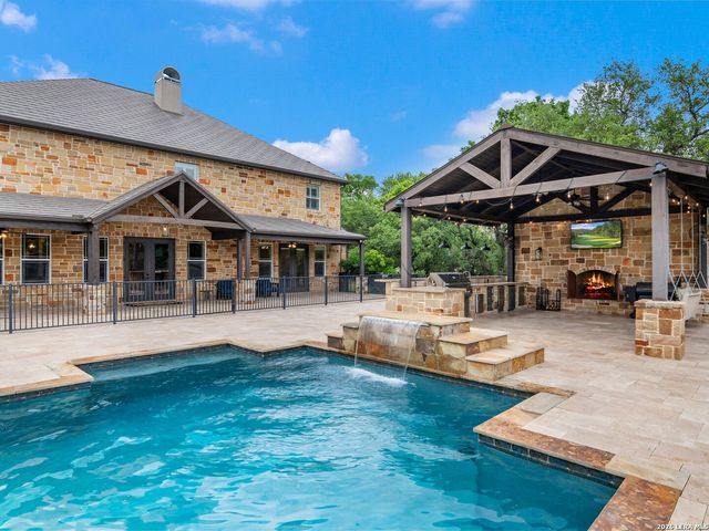 103 S Cibolo Hollow, Fair Oaks Ranch, TX 78015