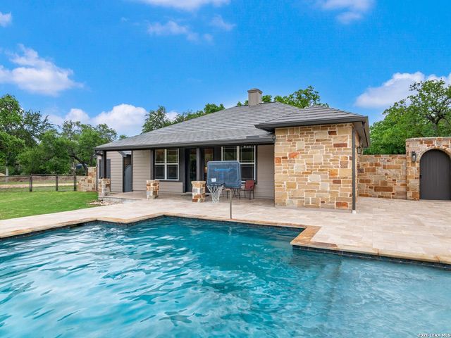 103 S Cibolo Hollow, Fair Oaks Ranch, TX 78015