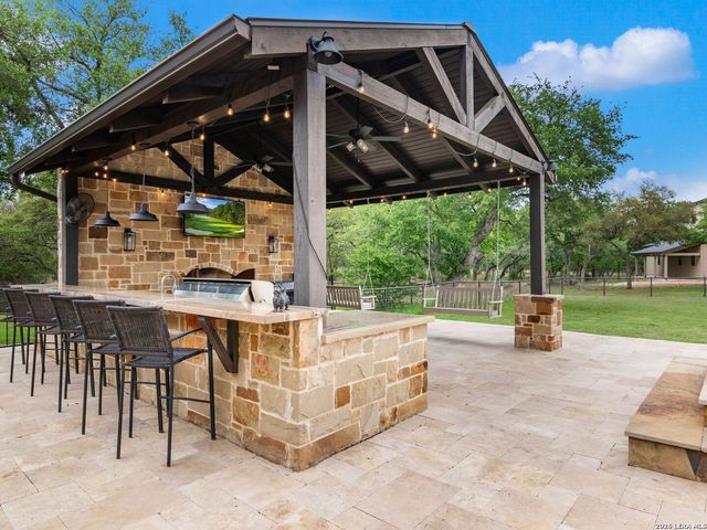 103 S Cibolo Hollow, Fair Oaks Ranch, TX 78015