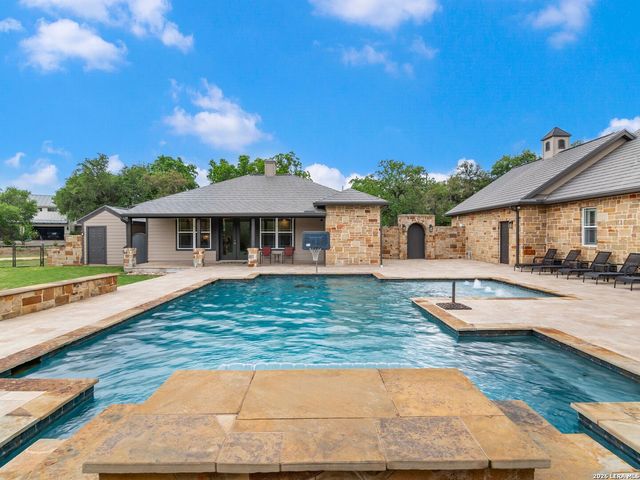 103 S Cibolo Hollow, Fair Oaks Ranch, TX 78015