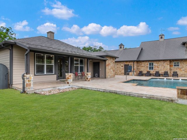 103 S Cibolo Hollow, Fair Oaks Ranch, TX 78015