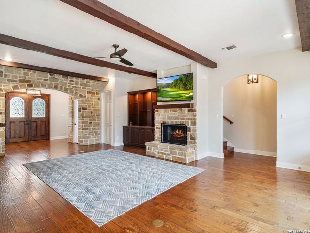 103 S Cibolo Hollow, Fair Oaks Ranch, TX 78015