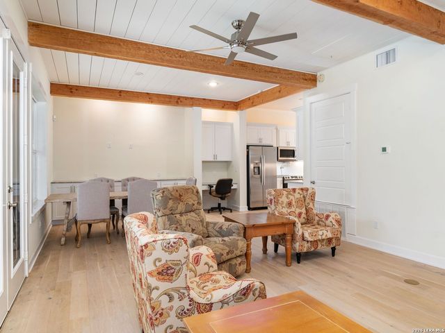 103 S Cibolo Hollow, Fair Oaks Ranch, TX 78015