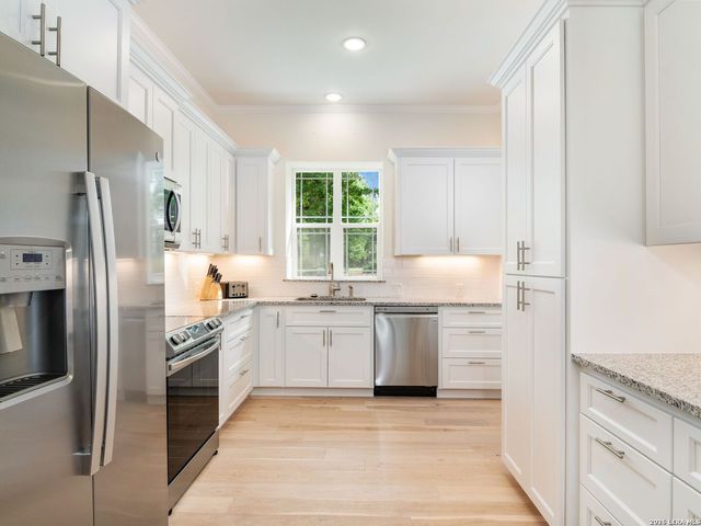 103 S Cibolo Hollow, Fair Oaks Ranch, TX 78015