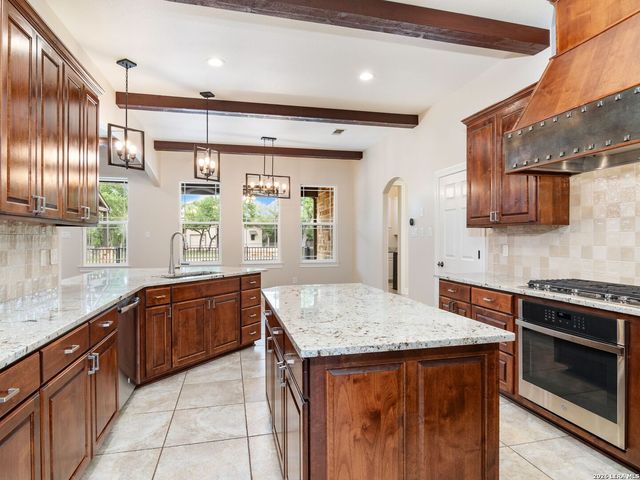 103 S Cibolo Hollow, Fair Oaks Ranch, TX 78015