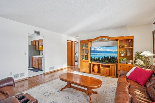 621 Menke Avenue, Shakopee, MN 55379