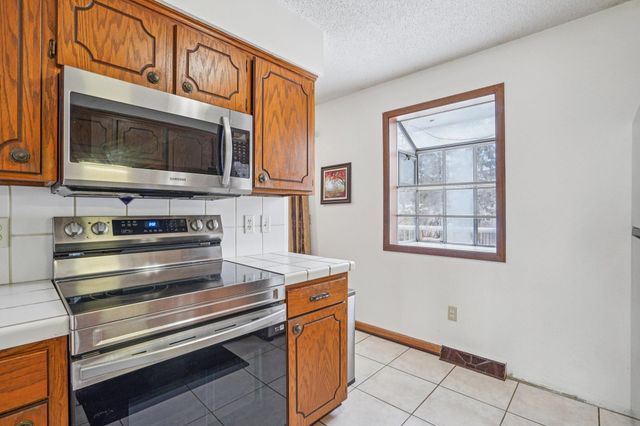 621 Menke Avenue, Shakopee, MN 55379