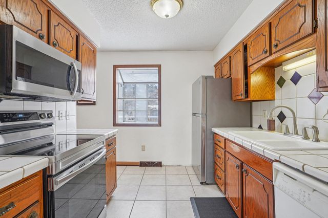 621 Menke Avenue, Shakopee, MN 55379