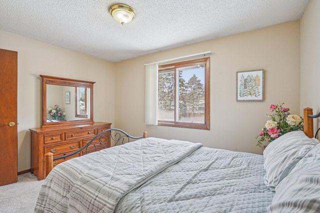 621 Menke Avenue, Shakopee, MN 55379