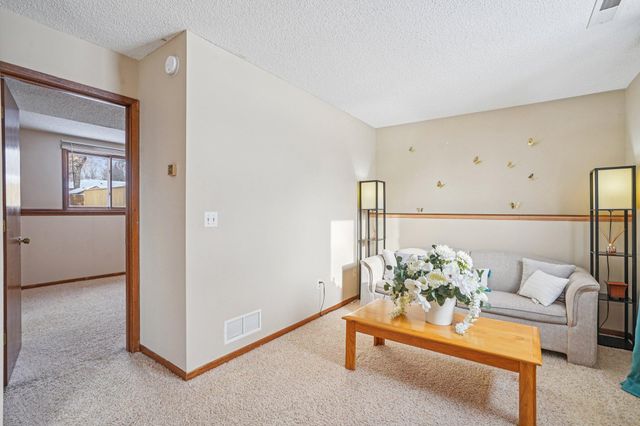 621 Menke Avenue, Shakopee, MN 55379