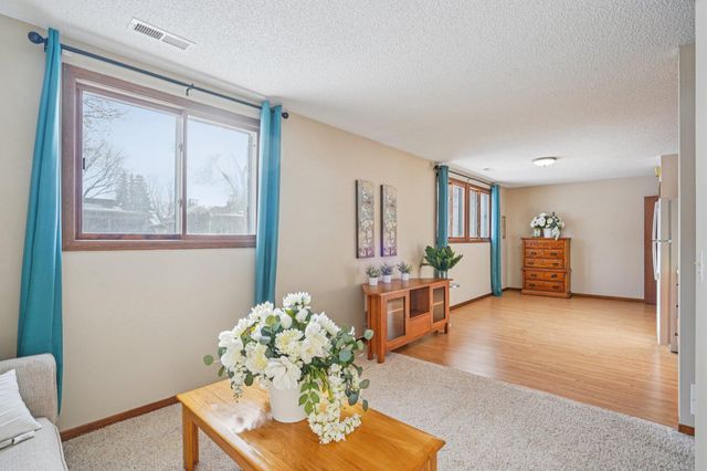 621 Menke Avenue, Shakopee, MN 55379