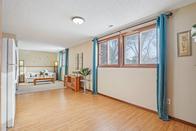 621 Menke Avenue, Shakopee, MN 55379