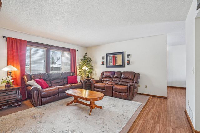 621 Menke Avenue, Shakopee, MN 55379