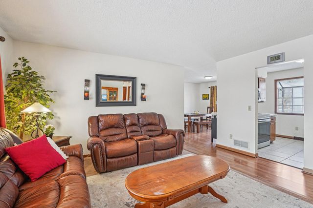 621 Menke Avenue, Shakopee, MN 55379