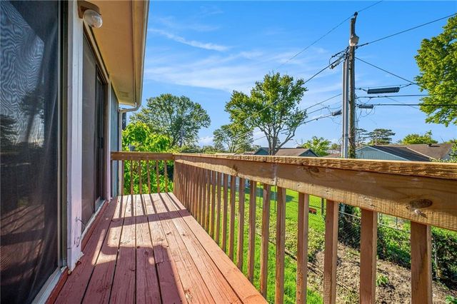 8143 Holmes Road 202, Kansas City, MO 64131