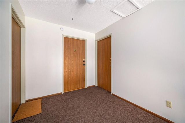 8143 Holmes Road 202, Kansas City, MO 64131