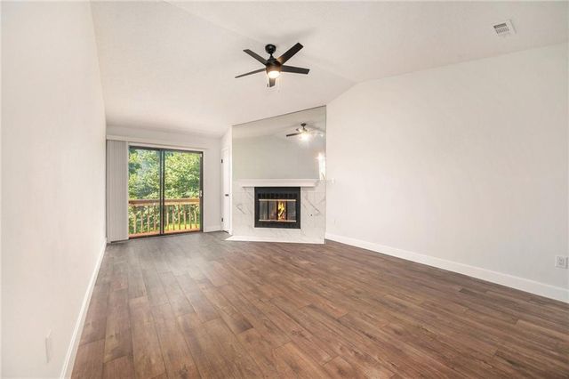 8143 Holmes Road 202, Kansas City, MO 64131