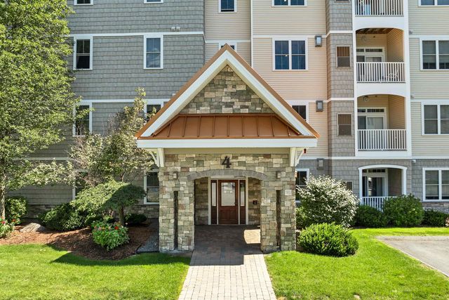 4 Henry David Dr Unit 203, Nashua, NH 03062
