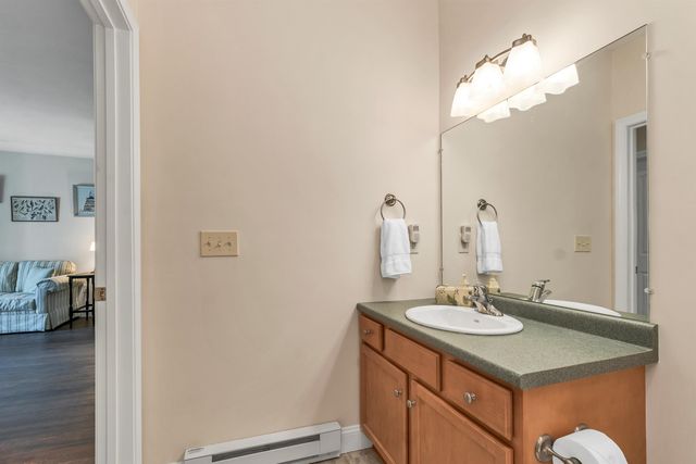 4 Henry David Dr Unit 203, Nashua, NH 03062