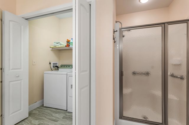 4 Henry David Dr Unit 203, Nashua, NH 03062