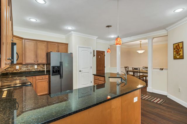 4 Henry David Dr Unit 203, Nashua, NH 03062